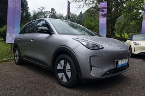 Geely, Selisih Rp 30 Juta, Apa Perbedaan Geely EX2 Pro dan Max?