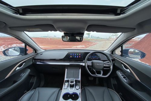 Geely, Sesama Mesin Turbo, Unggul Mana Geely Coolray vs Chery Omoda 5 GT?