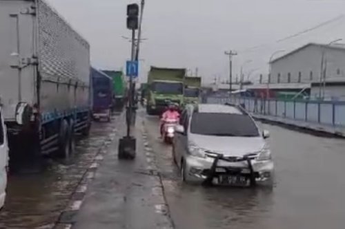 Banjir Rob, Ada Jalur Alternatif Pemudik di Pantura Semarang-Demak