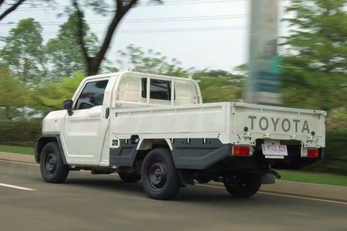 Toyota Buka-bukaan Soal Pikap 4x4 Lokal di Tengah Impor Besar Agrinas
