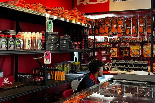Tak Sekadar Tempat Servis, Bengkel Motor Modern Jadi Tren Baru