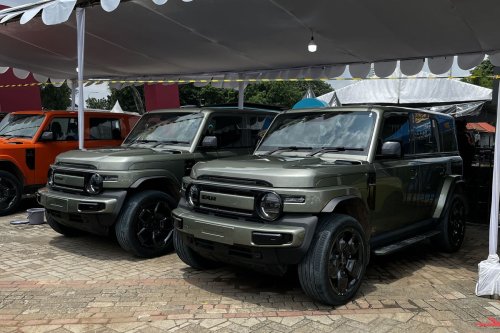 Komparasi iCar V23 dan GWM Tank 300 Hybrid di Segmen SUV Boxy