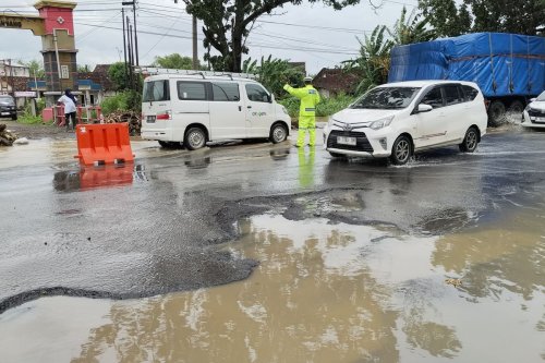 Bahaya Tutup Got dan Lubang Jalan bagi Pelek Mobil