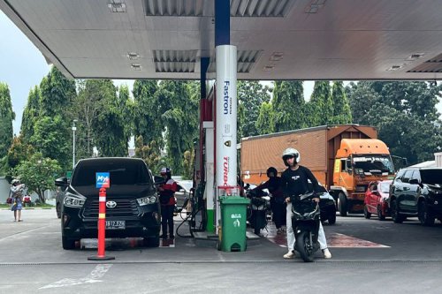 Jelang Harga BBM Naik, Pengendara Mulai Isi Full Tank