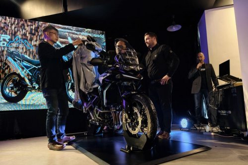 Triumph Luncurkan Scrambler 400 XC dan Tiger 900 Alpine di Indonesia