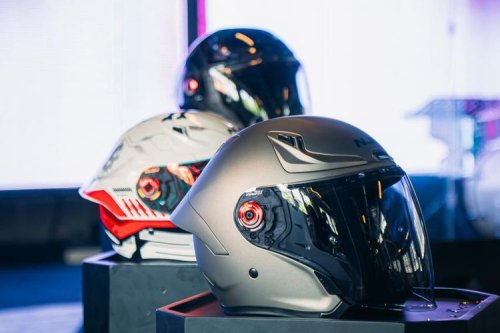 Touring, Pilihan Helm Baru untuk Berkendara Harian hingga Touring