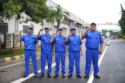 Suzuki , Teknisi Bengkel Resmi Suzuki Punya Seragam Baru, Biru Lebih Cerah
