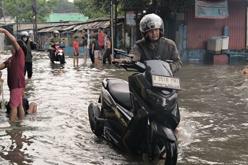 Segini Kisaran Biaya Perbaikan Motor Usai Terobos Banjir