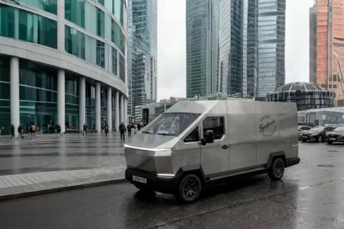Rusia Bikin Tesla Cybertruck Versi Minibus