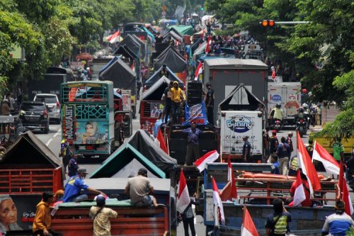 Pembatasan Truk di Jalan Arteri Berlaku mulai Besok, Catat Lokasinya