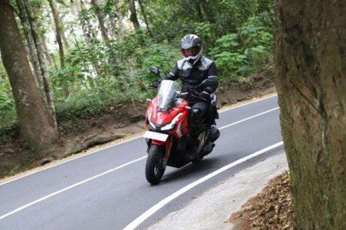 Cara Mencegah Rem Blong pada Motor Matik Saat Turunan