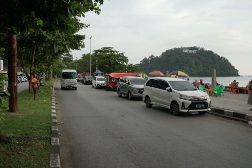 Biar Aman, Pahami Cara Parkir Pararel Mobil