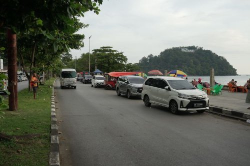 Biar Aman, Pahami Cara Parkir Pararel Mobil
