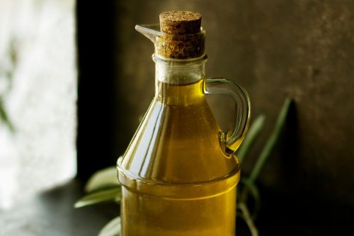 Minyak Goreng Jadi Pengganti Oli Mesin? Ini Penjelasan dan Risikonya