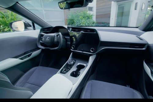 Lexus, Lexus RZ 500e Resmi Meluncur, Bawa Teknologi SBW Pertama di Indonesia