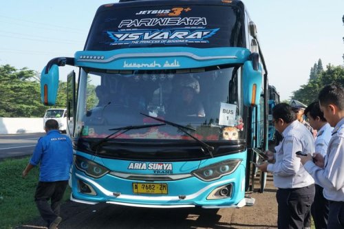 Kemenhub Tindak 13 Bus di Tol Jagorawi, Ada Temuan KIR Palsu