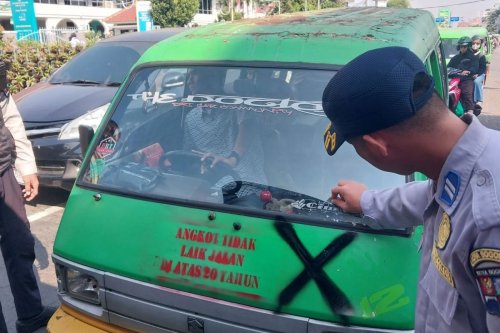 Ratusan Angkot Tua di Kota Bogor Sudah Dibekukan