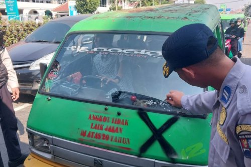 Ratusan Angkot Tua di Kota Bogor Sudah Dibekukan