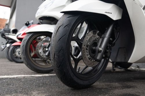 Apa Benar Ban Motor Botak Bisa Didenda Rp 250.000?