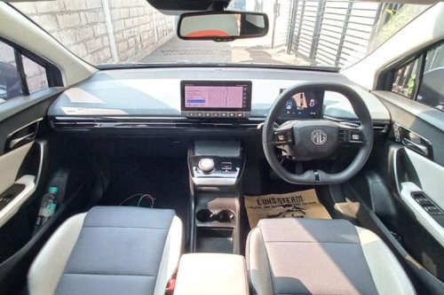 GIIAS 2025: MG 4 EV, Menapaki Jejak Mobil Listrik Inggris di Indonesia