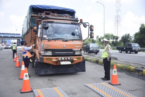 Evaluasi: Pembatasan Truk di Jalan Tol Berlaku Tanpa Jeda Saat Nataru