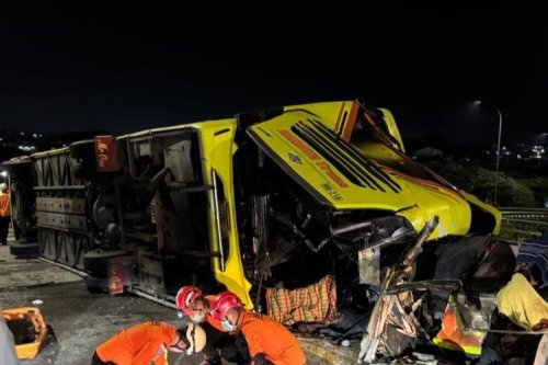 Resmi, Kemenhub Bekukan Izin PO Cahaya Trans