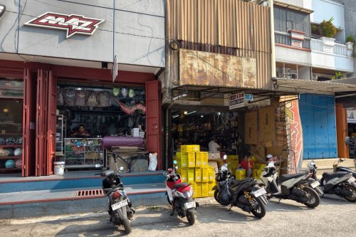 Sentra Otomotif Kebon Jeruk 3 Jakarta Barat, Sepi Tak Seramai Dulu