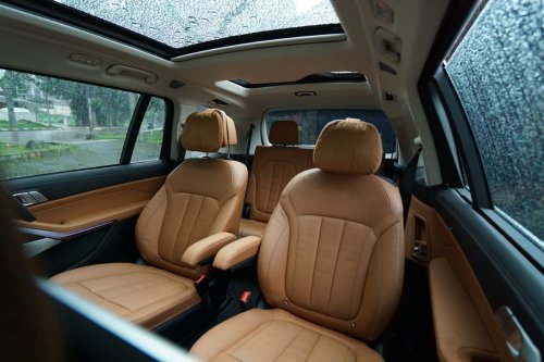 Masalah Interior BMW, Handle Pintu Bisa Lengket dan Meleleh