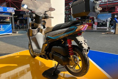 Modifikasi Yamaha Gear Ultima Bergaya Touring Harian