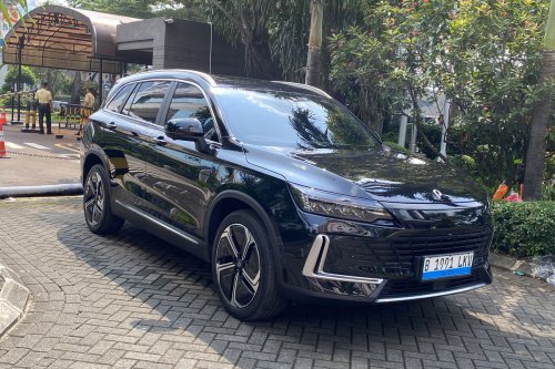 Jajal Tipis Mobil Listrik Polytron G3+ (Video)