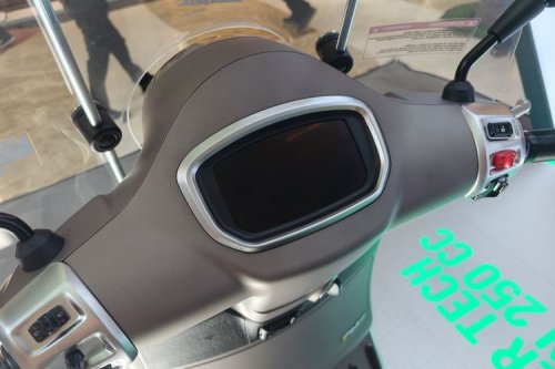 Vespa GTS Super Tech 250 Meluncur, Harga Rp 97 Juta