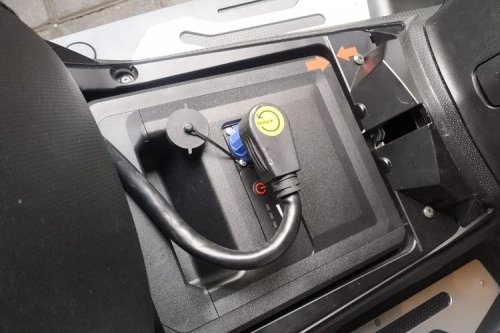 Kenali Ciri-ciri Charger Motor Listrik Mulai Rusak