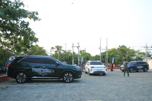 Tak Perlu Pegang Setir, Begini Cara Parkir Otomatis DFSK E5 Plus