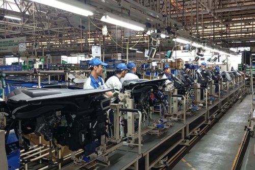 Suzuki , Proses Produksi Mobil Suzuki Cuma Butuh Waktu 2 Menit