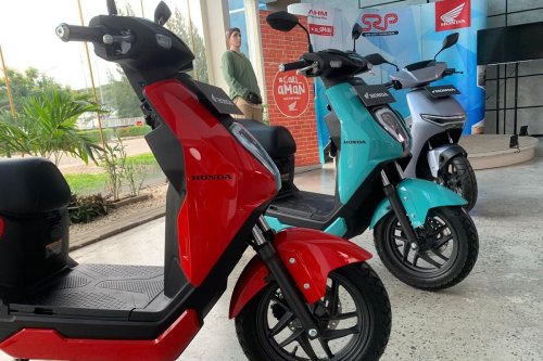 Perbandingan Pajak Motor Listrik vs Motor Konvensional, Selisih Jauh