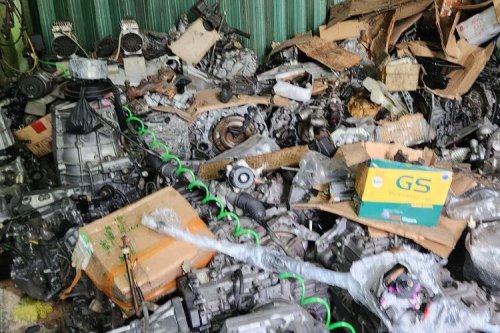 Suku Cadang Copotan Mobil Matik: Hemat Tapi Berisiko