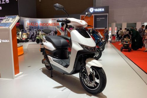 Polytron, Komparasi Harga dan Spek Polytron Fox 200, Yadea T9 dan Gesits G1