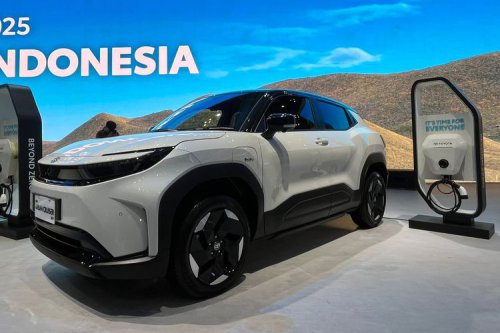 Toyota bZ4X dan Urban Cruiser Menjadi Sorotan di GIIAS 2025