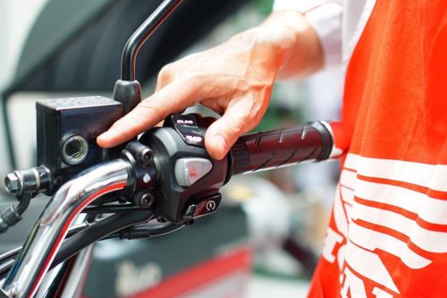 Mau Rem ABS Motor Awet, Kuncinya Rutin Ganti Minyak Rem