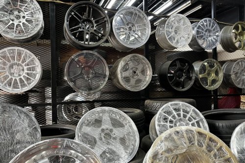 Pelek Standar vs Aftermarket, Mana yang Lebih Cepat Rusak?