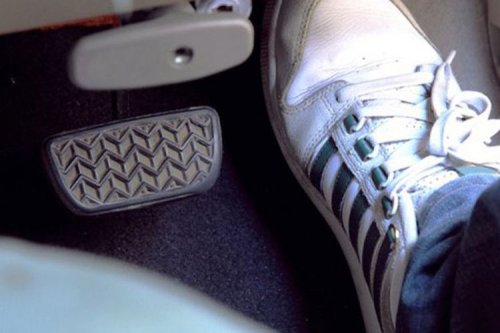 Ini Kebiasaan Pengemudi yang Bikin Mobil Boros BBM