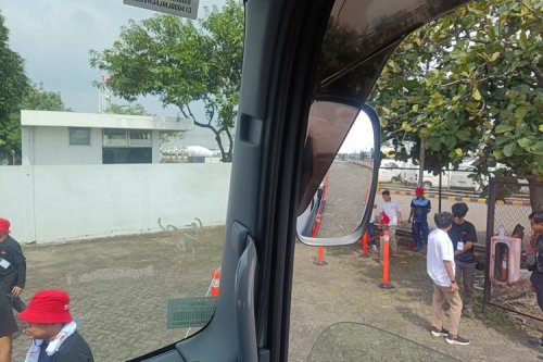 Mengungkap Bahaya Blind Spot Sopir Truk