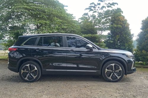 Ulasan SUV Listrik Polytron G3+: Desain Elegan dan Fitur Canggih