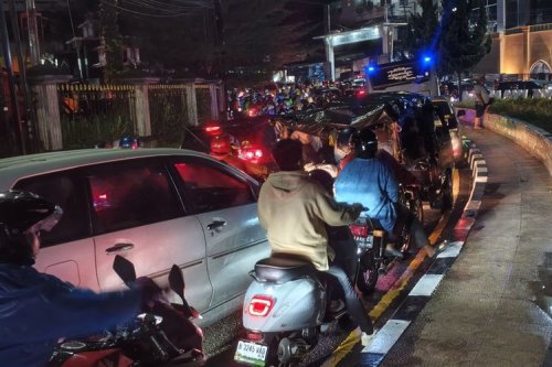 Tips Aman Berkendara ke Puncak Saat Long Weekend 17-an
