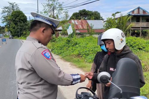 Efektivitas Sanksi Tilang Rp 750 Ribu untuk Pengendara Merokok