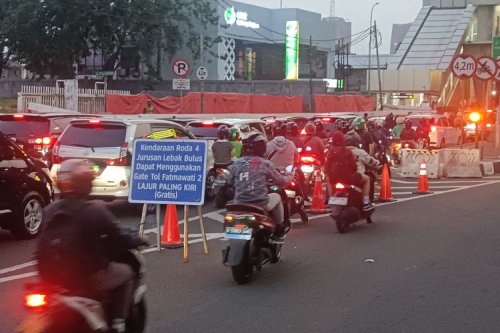 Ada Rekayasa Lalu Lintas Jalan TB Simatupang, Mobil Gratis Lewat Tol
