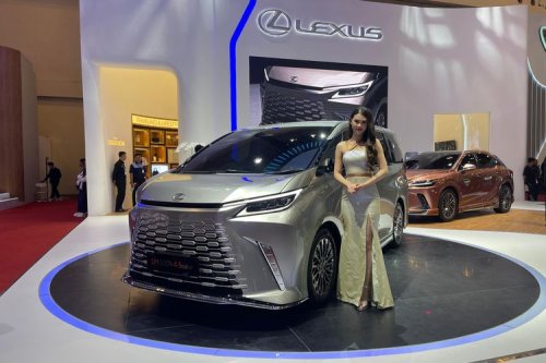 Toyota,  Toyota Alphard, Toyota Alphard, Lexus, Lexus LM, Komparasi MPV Mewah: Denza D9, Toyota Alphard, dan Lexus LM