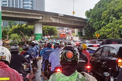 Jalan TB Simatupang: Cerita di Balik Kemacetan