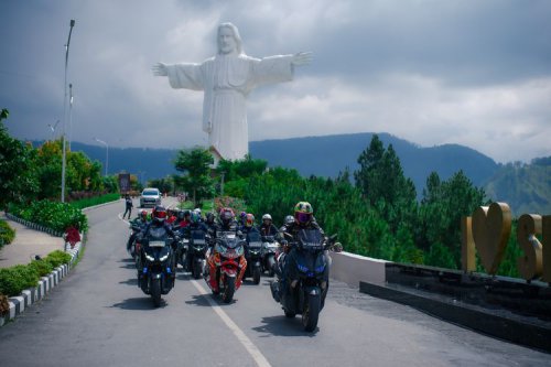 Menaklukkan Bukit Holbung, Buktikan Fitur NMAX Turbo di Samosir