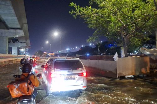 Jangan Sepelekan Lumpur Banjir, Bisa Merusak Kaca Film dari Dalam